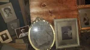Cermin Tua di Loteng Objek yang Menyimpan Rahasia Jiwa